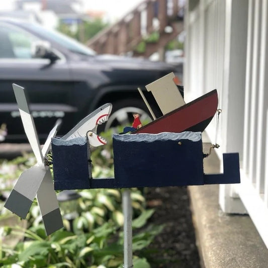 JAWS Disaster Whirligig – Rolig trädgårdsdekoration