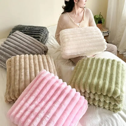 🔥Tidsbegränsad 49 % rabatt! 🛏️ Tjockare filt i kaninpäls och mjölkfiber 🫧 Njut av ultimat komfort!