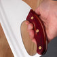 Ergonomisk kökskniv – med handtag framtill för att enkelt skära grönsaker och kött. En perfekt present till hemmakocken. 🍅🔪