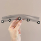 Elegant flexibelt osynligt flygigt hårband