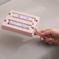 🧹 50% RABATT NU! Handhållen dubbelrulle matborste – ansträngningslös rengöring, borttagning av husdjurhår – perfekt för soffor, mattor och kläder 🐾✨