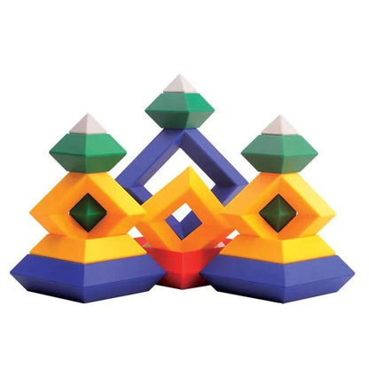Kreativa byggpyramider stapelblock